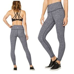 Lululemon | Wunder Under Hi-Rise 7/8 Tight 25"
Heathered Black